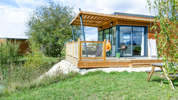 rental cottage edge pond chambord