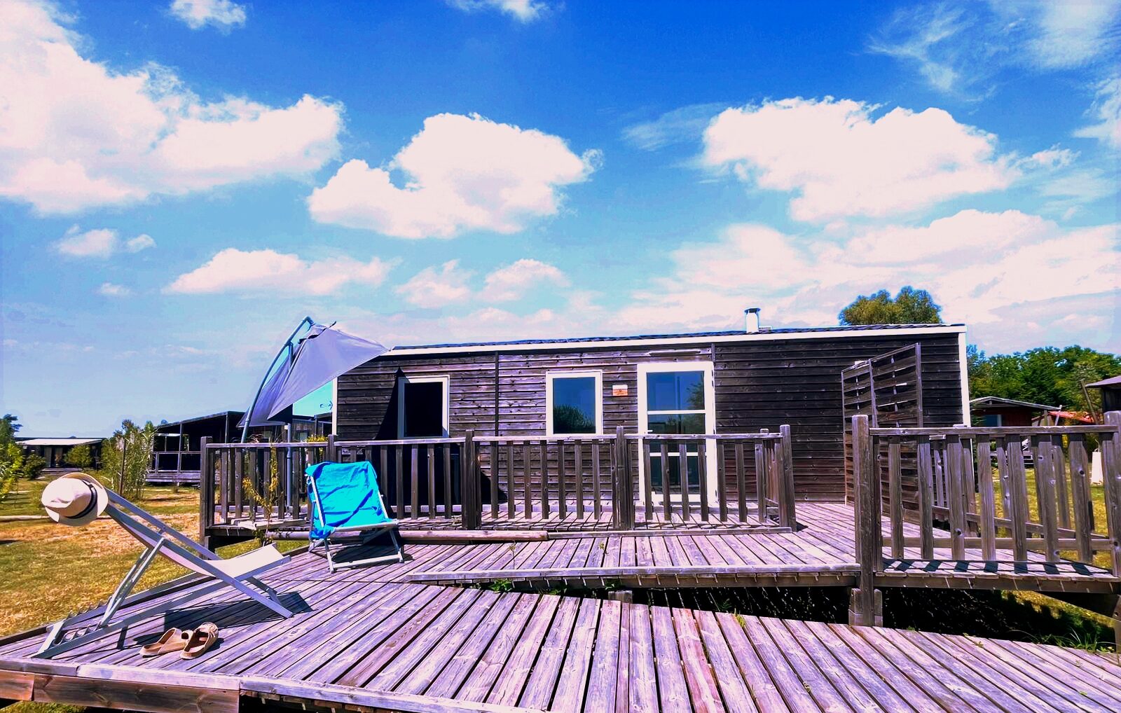 Mobil-home PMR Loire avec terrasse bois accessible