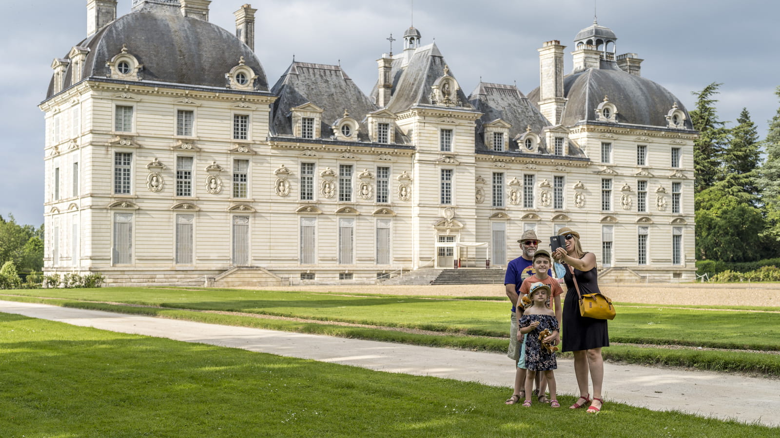 cheverny-famille-0088-credit-dda-1600x900 cheverny famille 0088 credit dda 1600x900